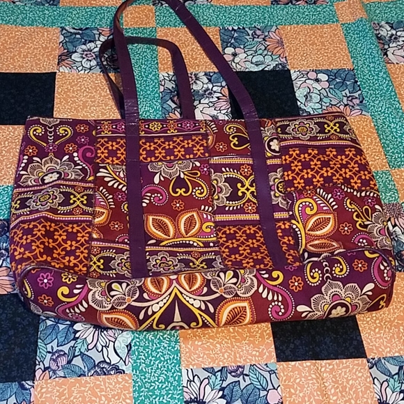 Vera Bradley Handbags - Vera Bradley Safari Sunset Trimmed Tote bag